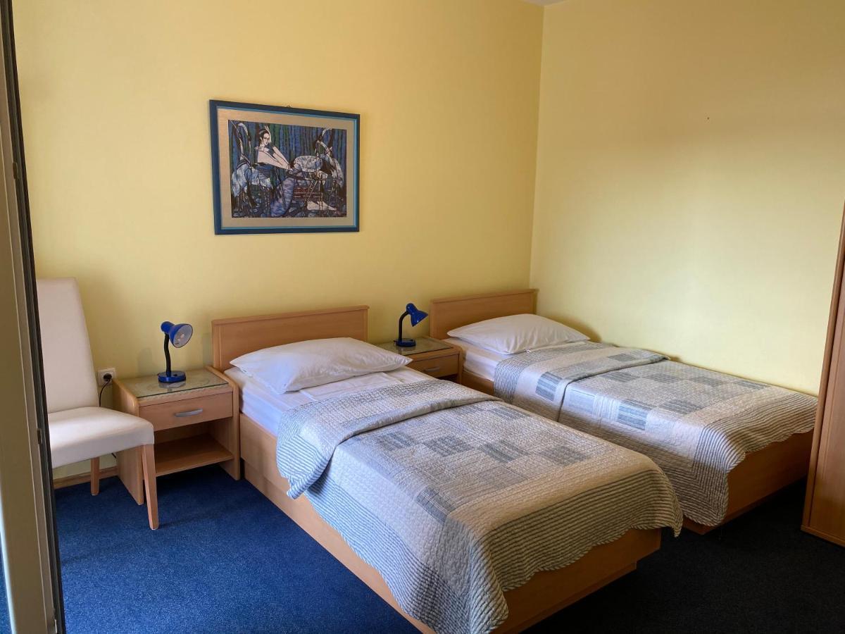 Family Apartments Vesna- 100 M Beach -Center קריקווניצה מראה חיצוני תמונה