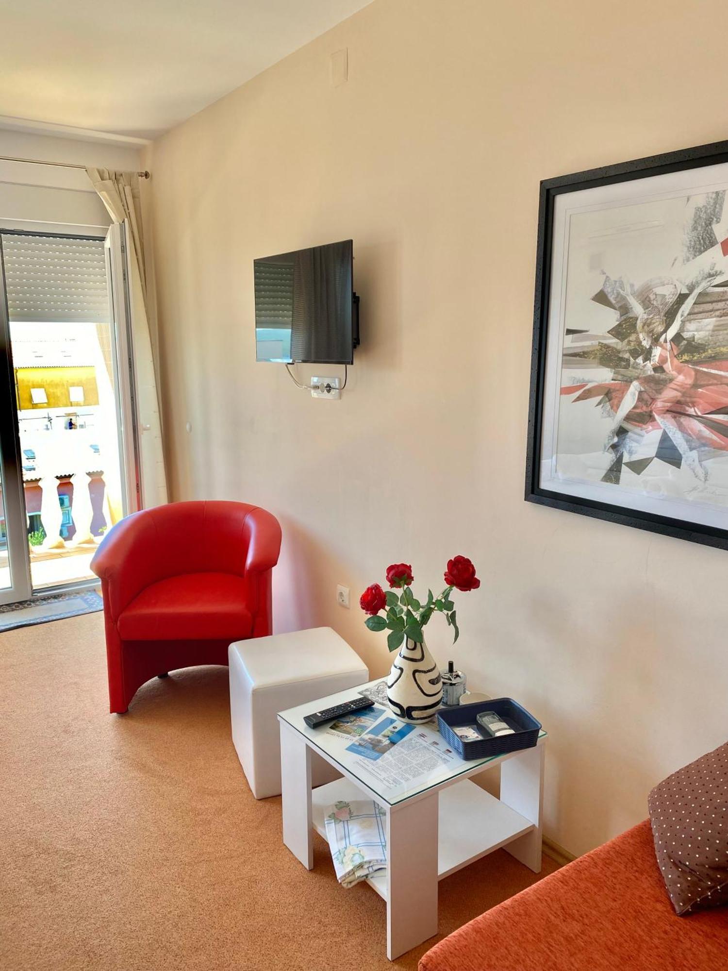 Family Apartments Vesna- 100 M Beach -Center קריקווניצה מראה חיצוני תמונה